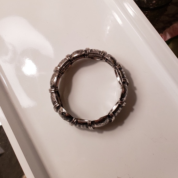 NWT Silver Metal Stretch Bracelet - Picture 3 of 4